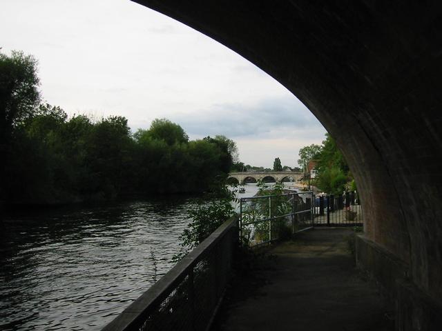 Footpath on the Taplow bank of the river as it passes through the Sounding Arch.