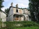 Derelict houses at eastern end of Maidenhead Bridge.
Wire fence covered in creeper.
Trees.